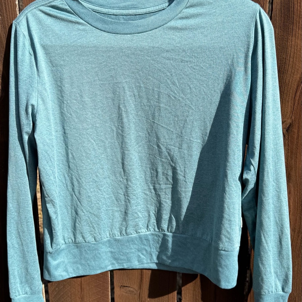 Vuori Blue Long Sleeve Tee daydream crew fits s/m